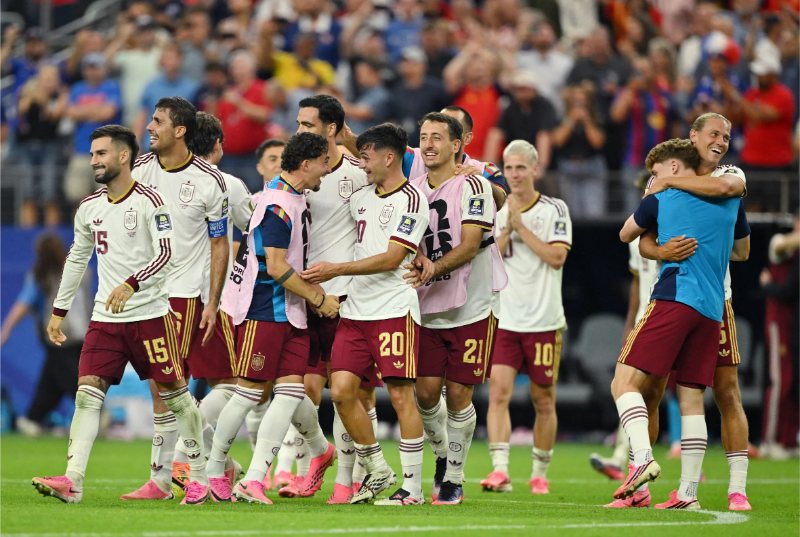 Messi thừa nhận Tây Ban Nha chơi rất hay