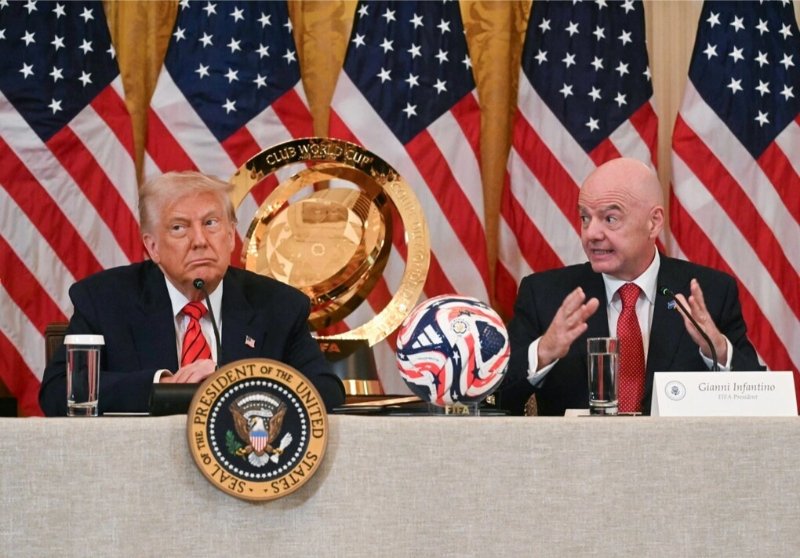 FIFA chịu sức ép từ Tổng thống Trump